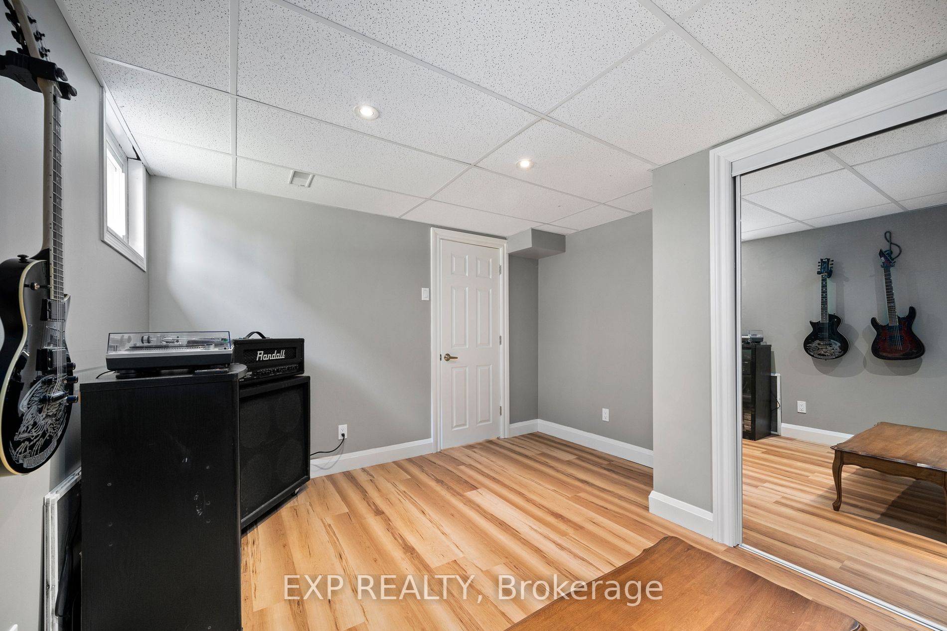 1158 Wakefield Crescent
