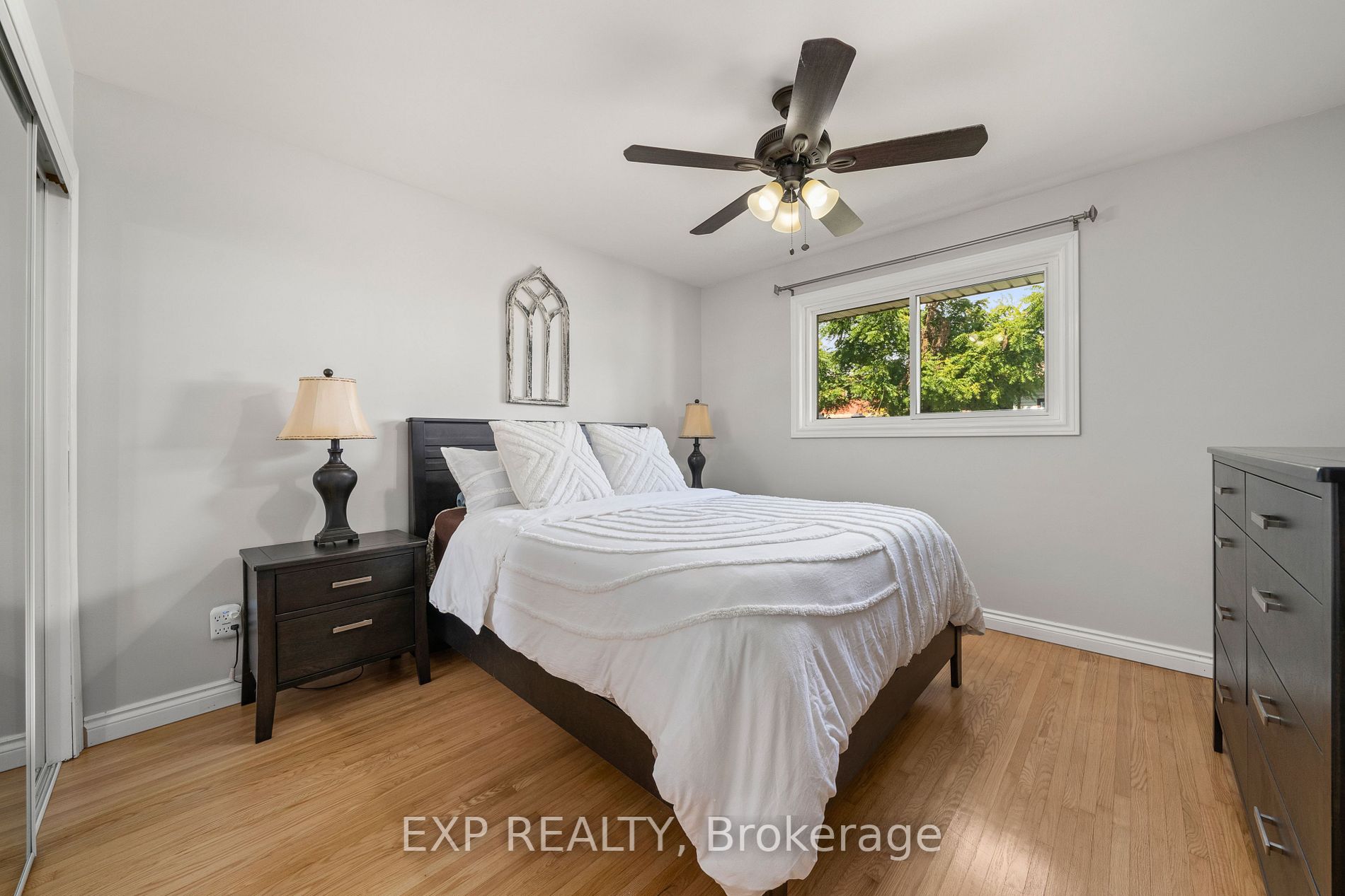 1158 Wakefield Crescent