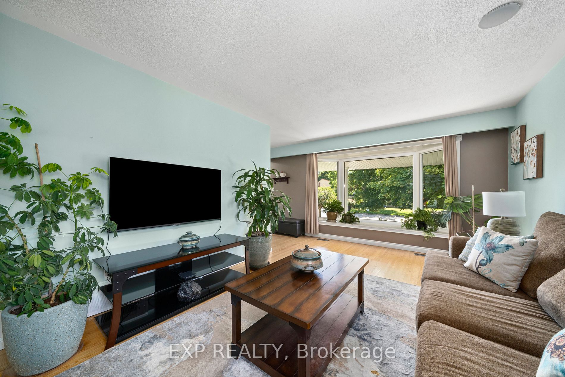 1158 Wakefield Crescent