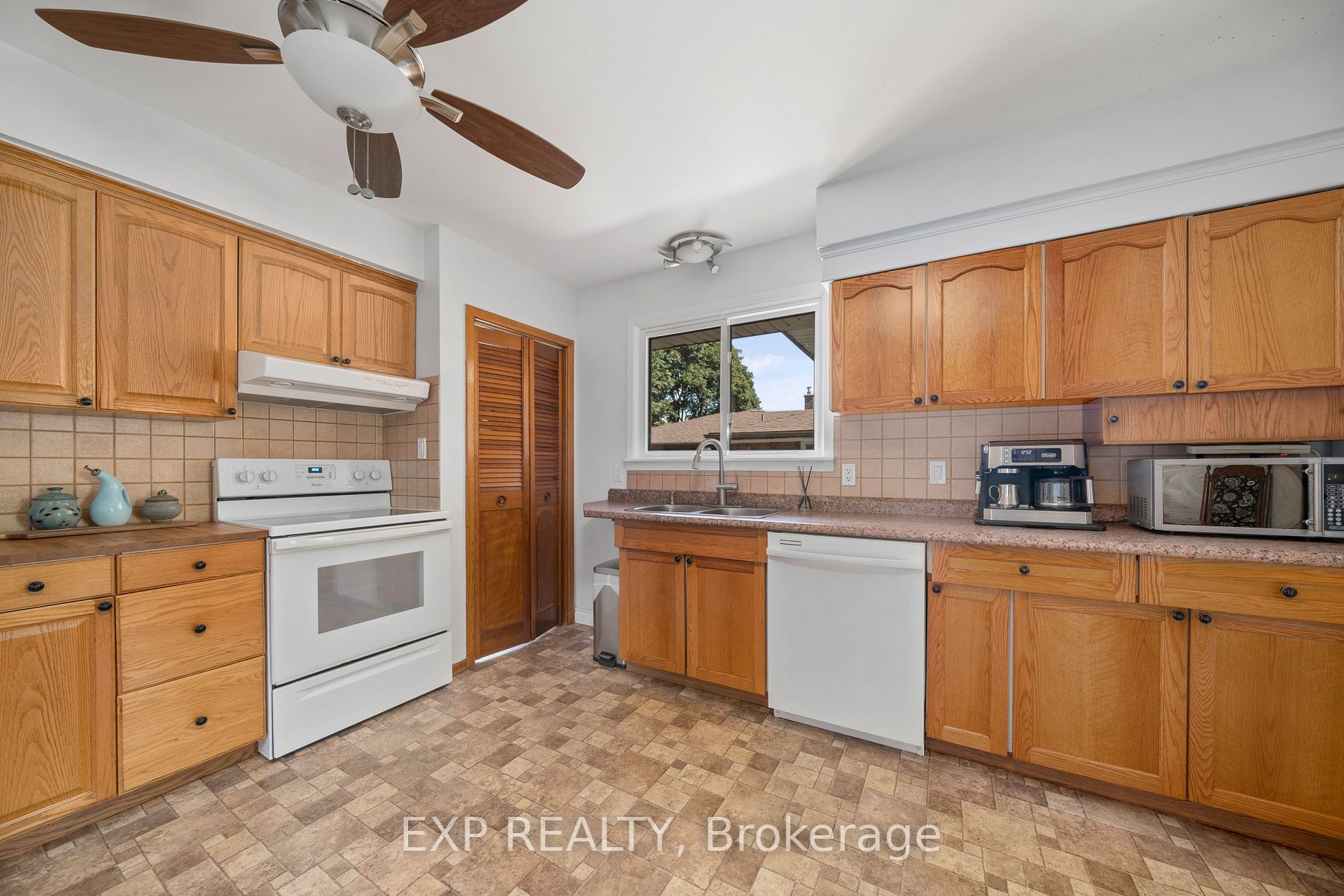 1158 Wakefield Crescent