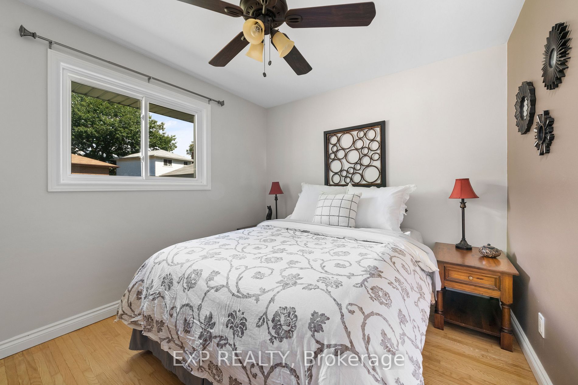 1158 Wakefield Crescent
