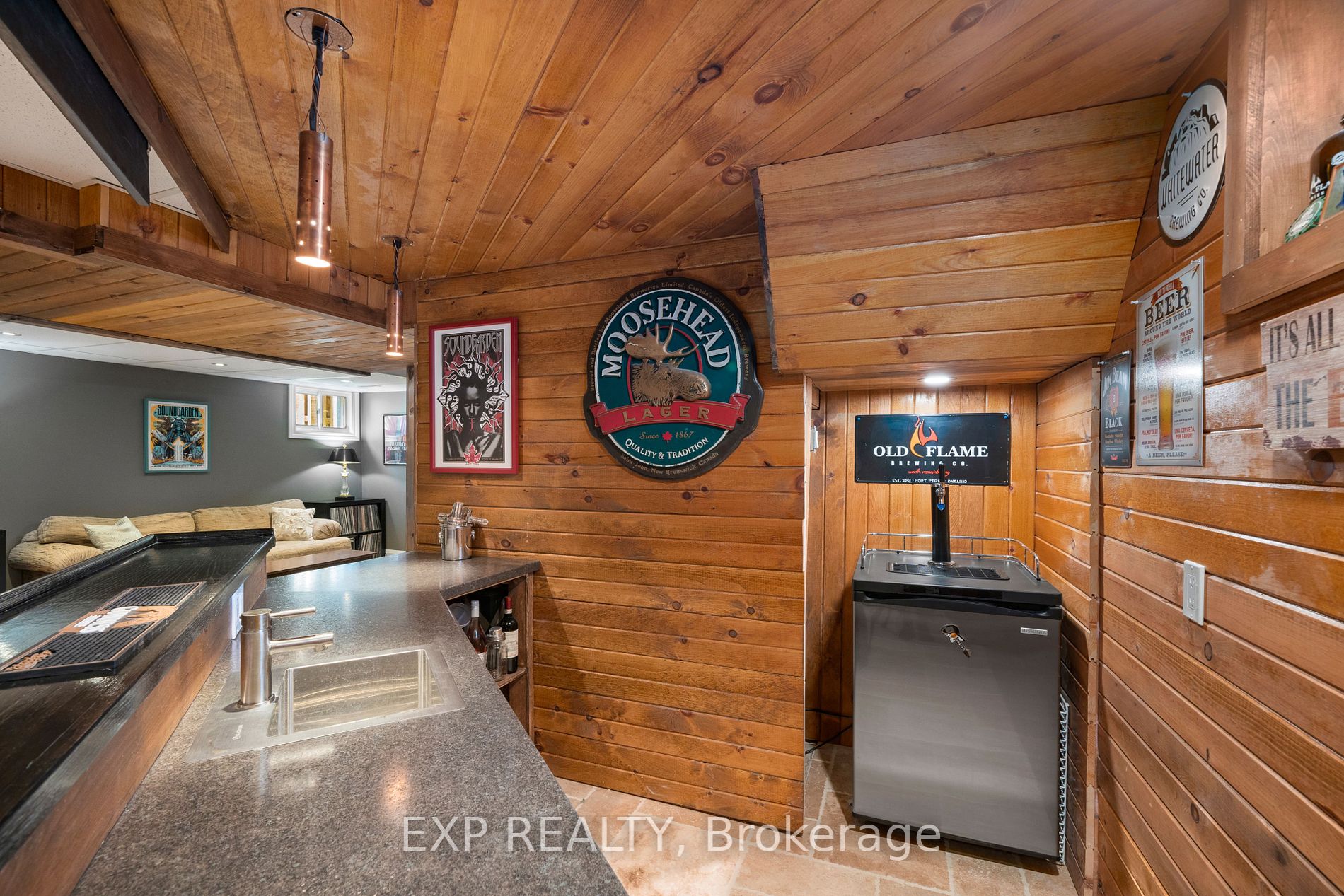 1158 Wakefield Crescent