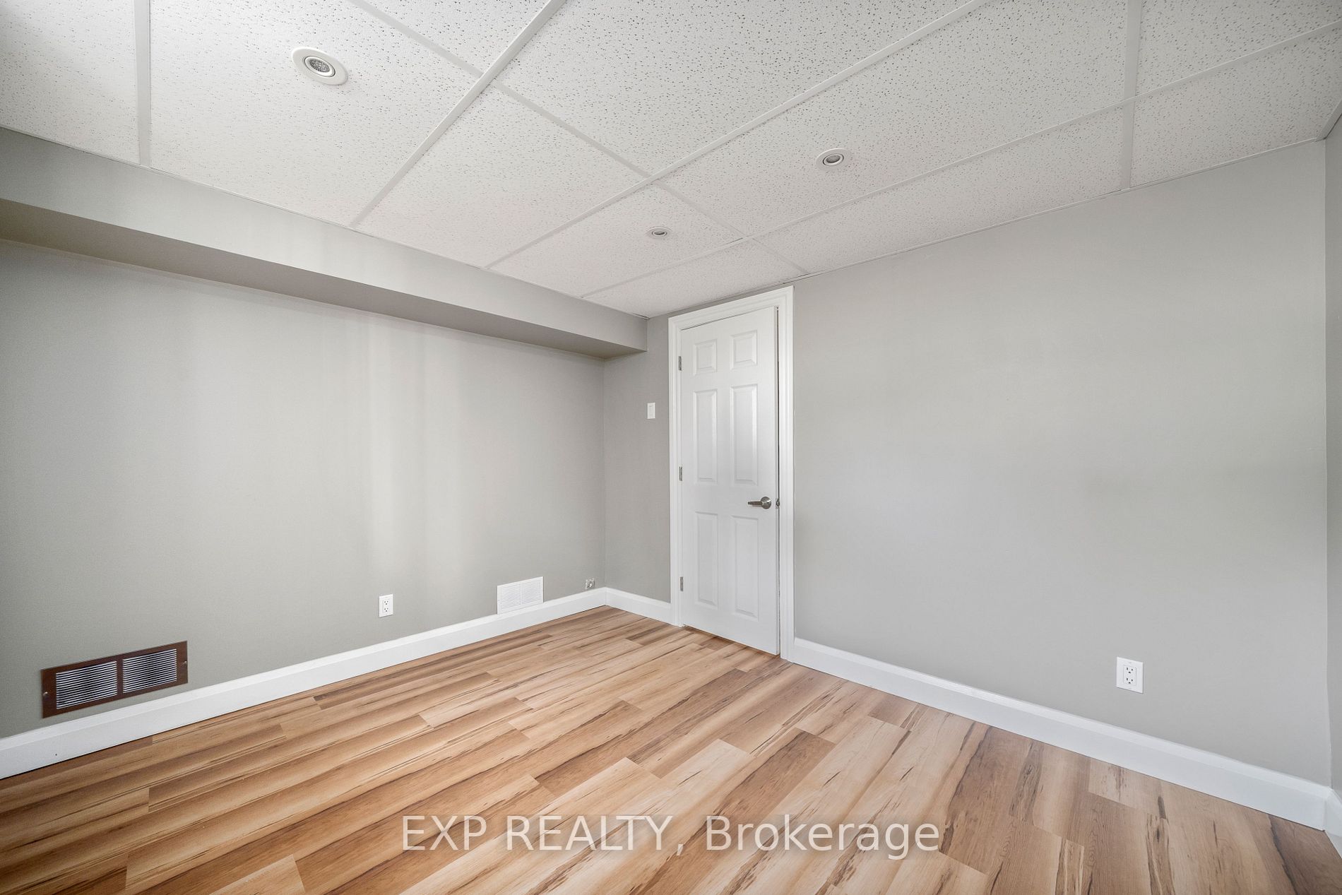 1158 Wakefield Crescent