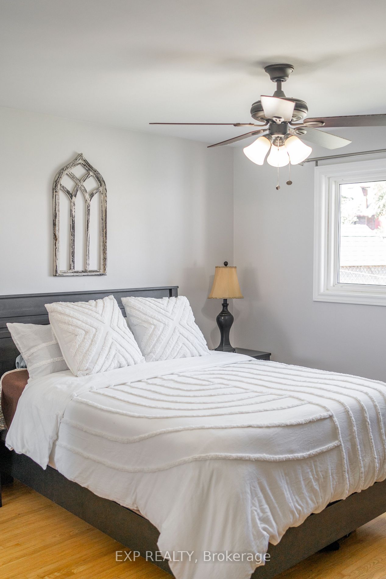 1158 Wakefield Crescent