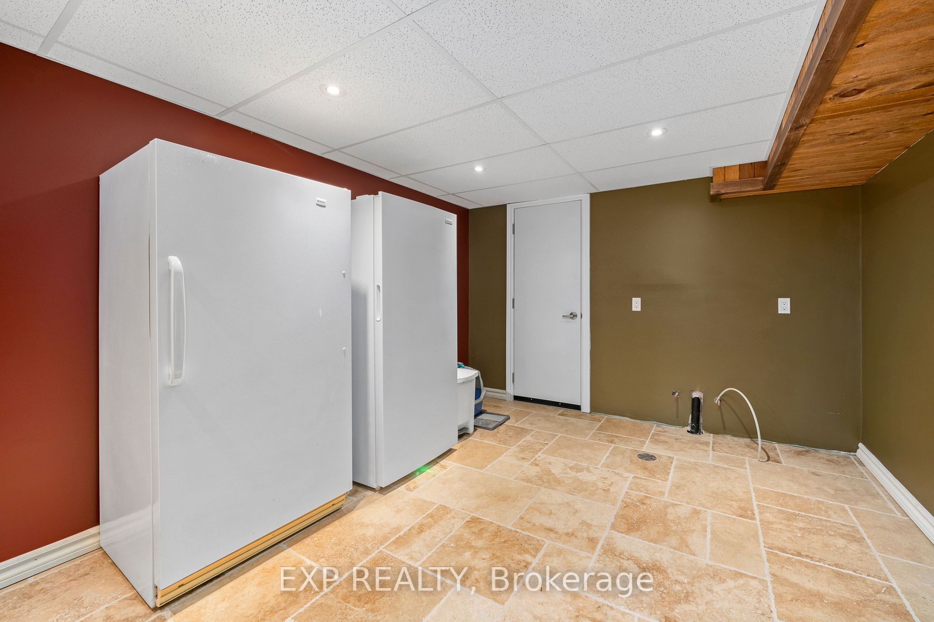 1158 Wakefield Crescent
