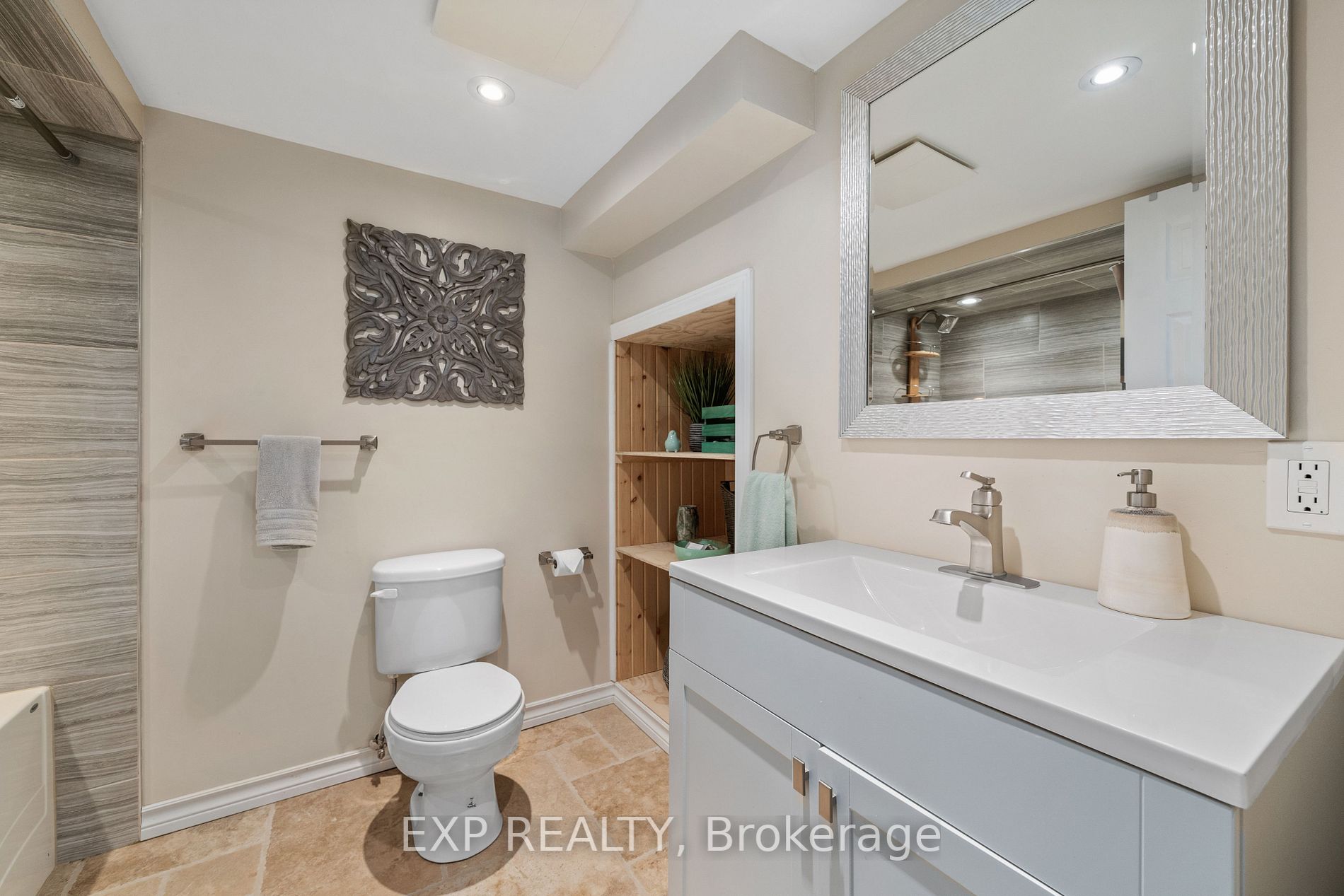 1158 Wakefield Crescent