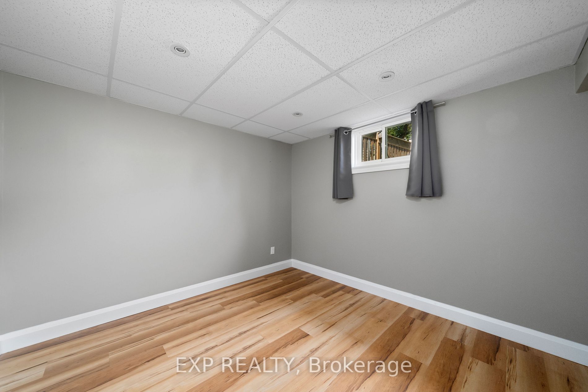 1158 Wakefield Crescent