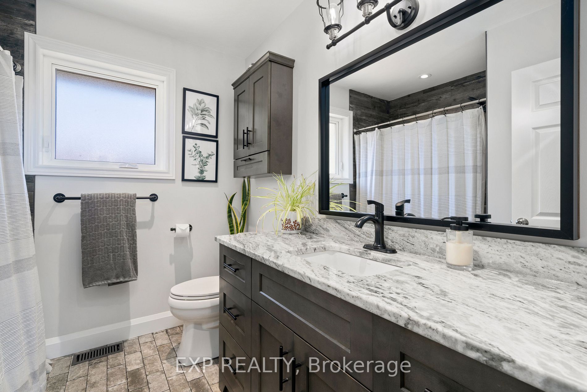 1158 Wakefield Crescent
