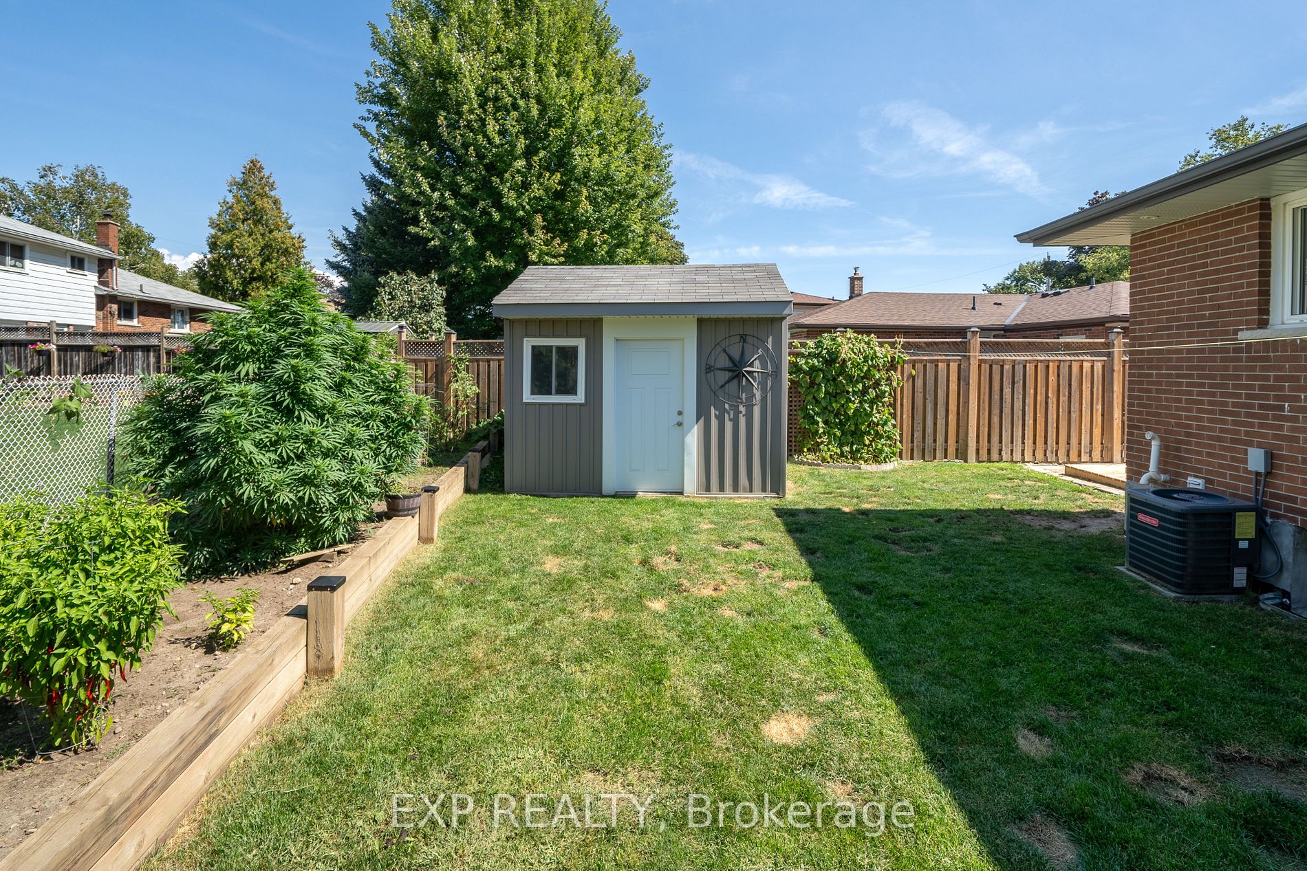 1158 Wakefield Crescent