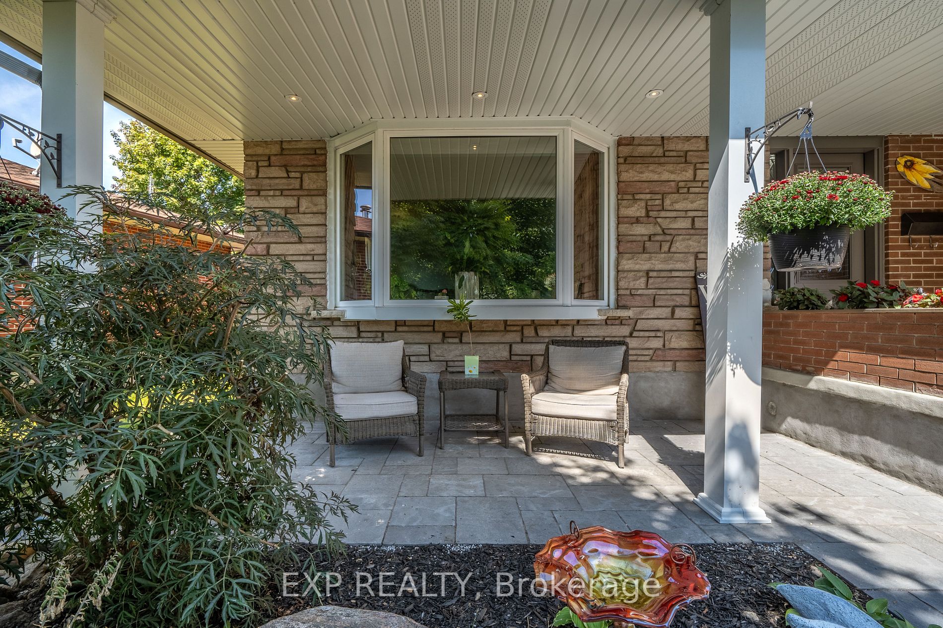 1158 Wakefield Crescent