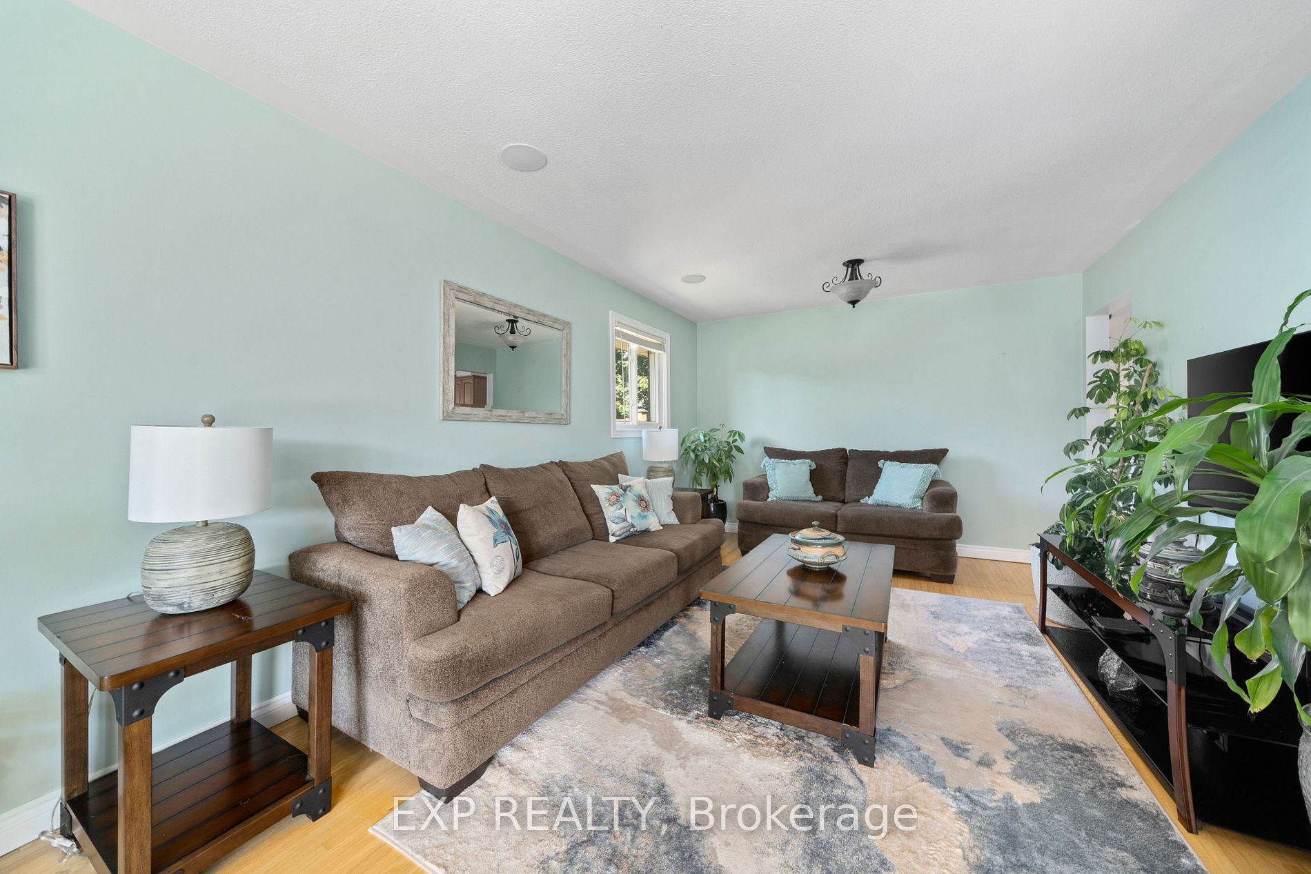 1158 Wakefield Crescent
