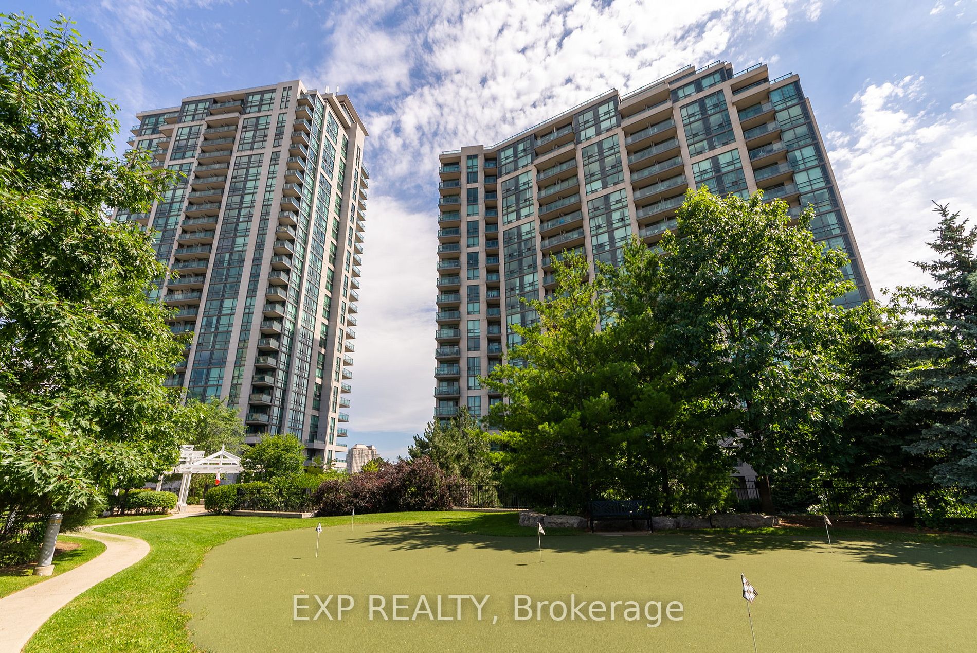 68 Grangeway Ave, #202