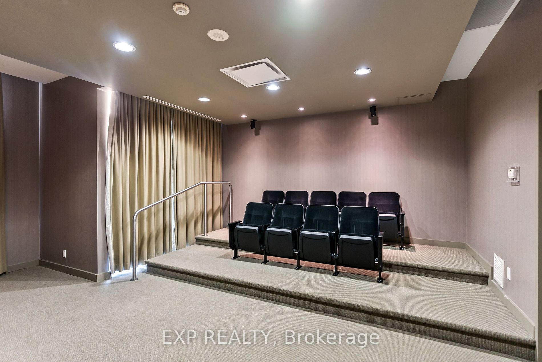 68 Grangeway Ave, #202