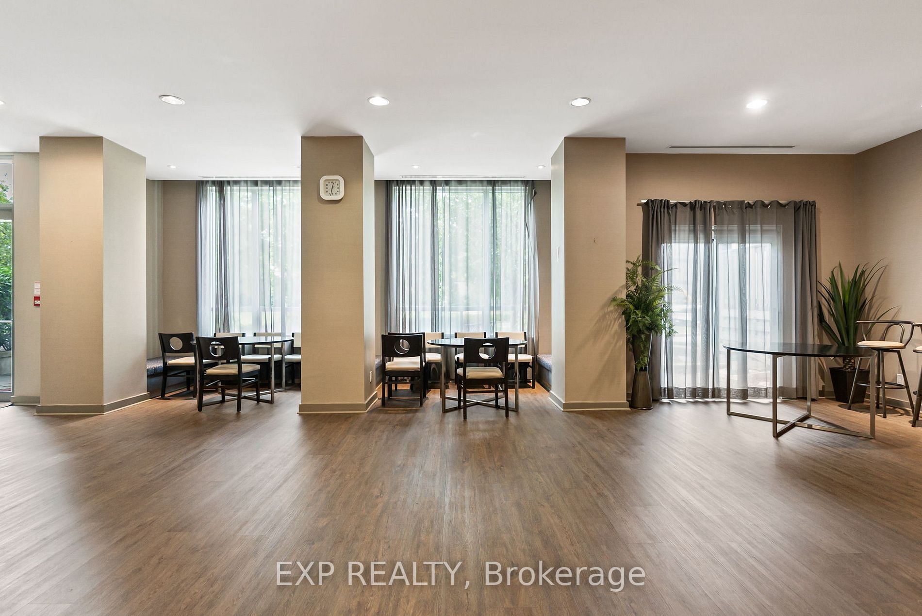 68 Grangeway Ave, #202