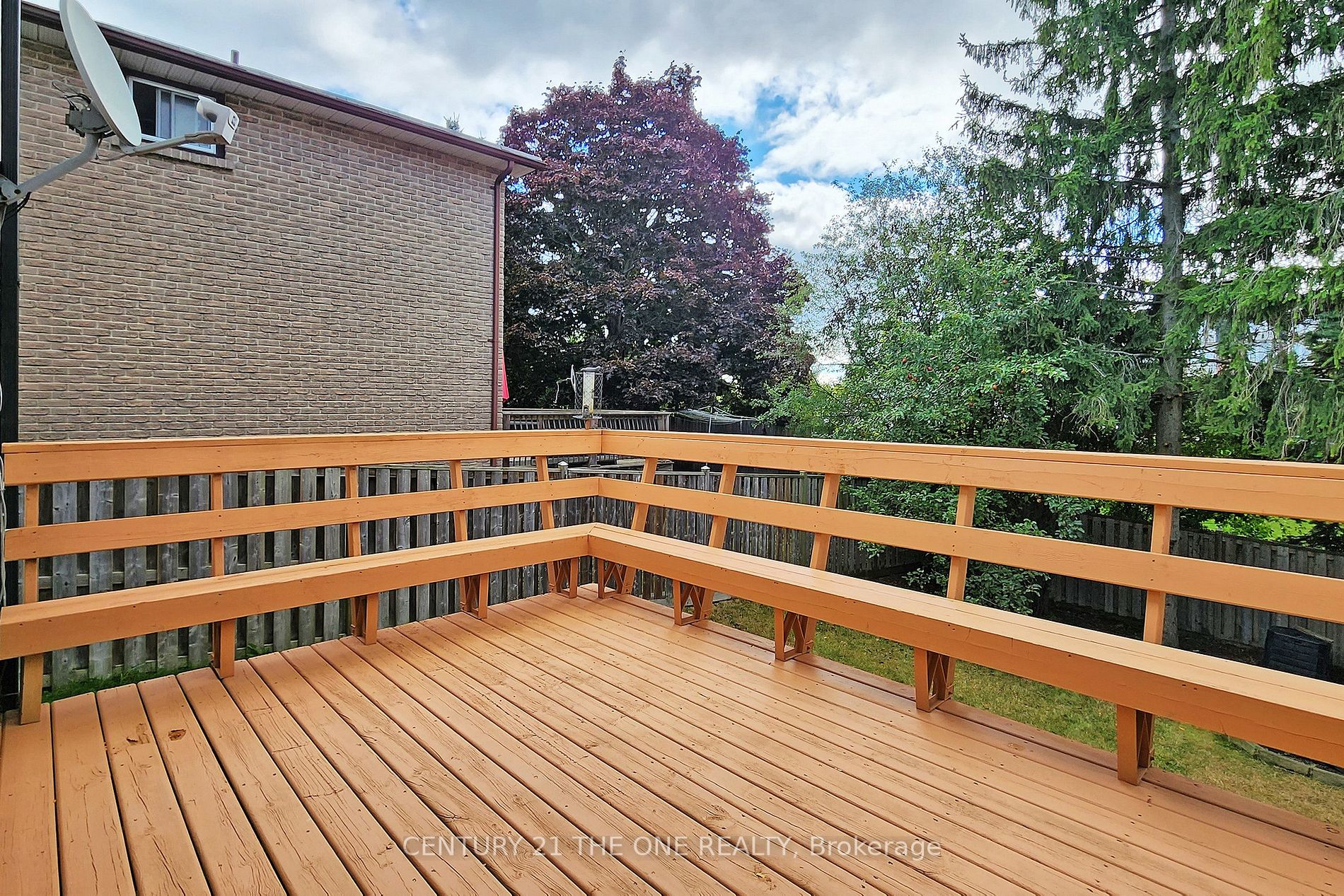 647 Capilano Crescent