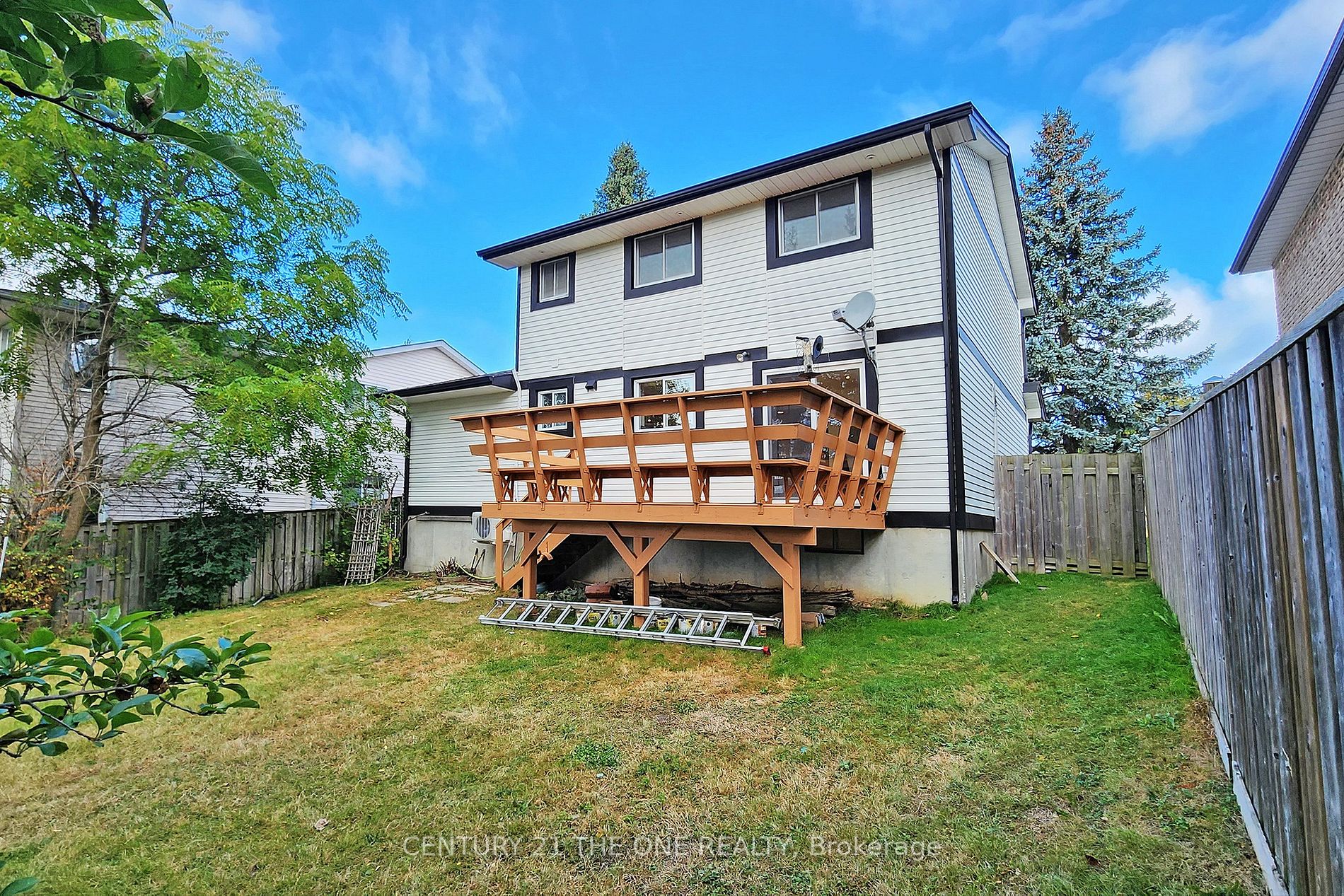 647 Capilano Crescent