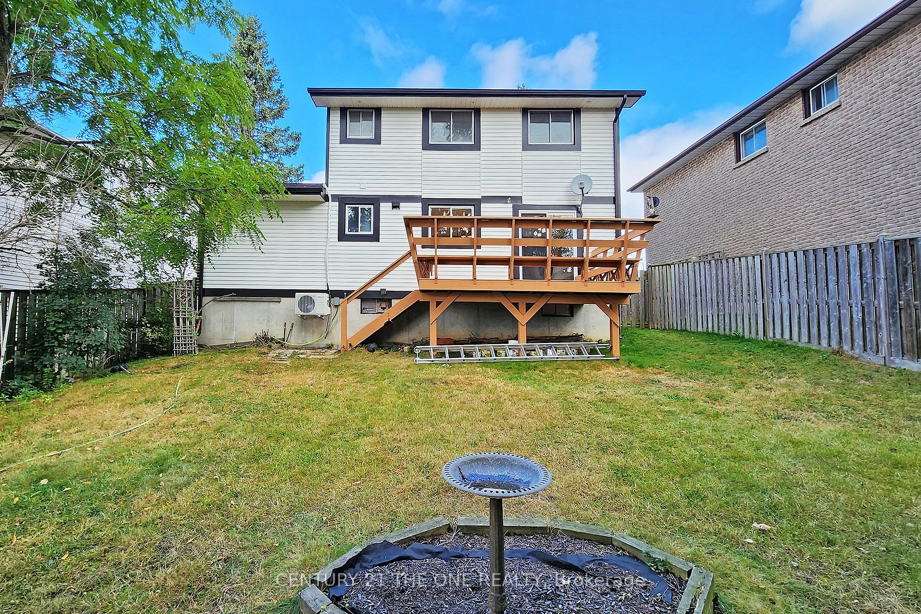 647 Capilano Crescent