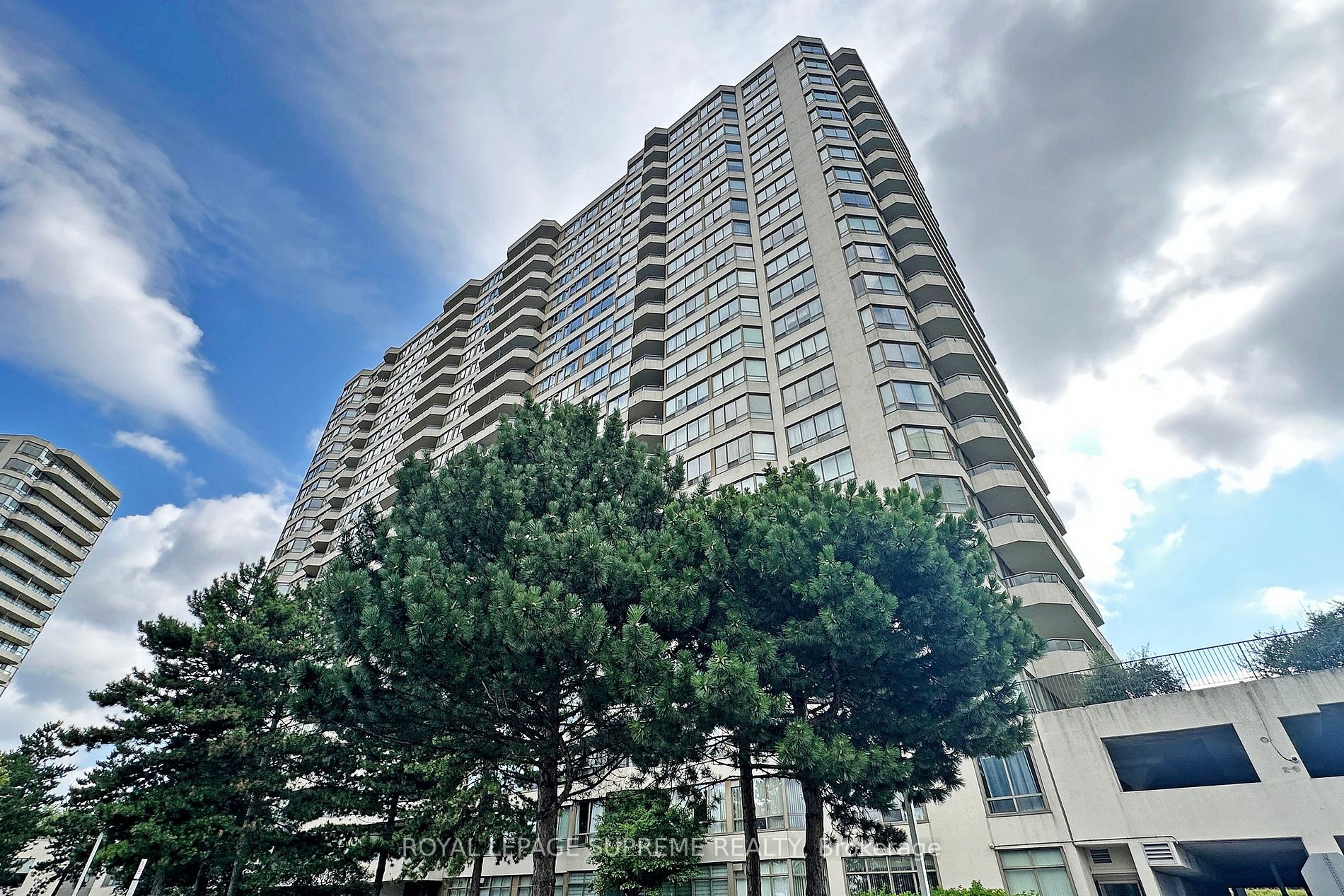 3 Greystone Walk Dr, #923