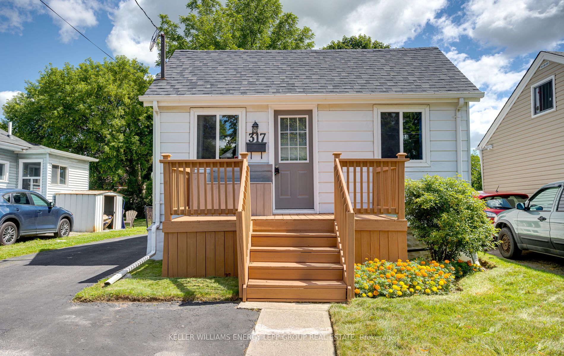 317 Oshawa Boulevard S