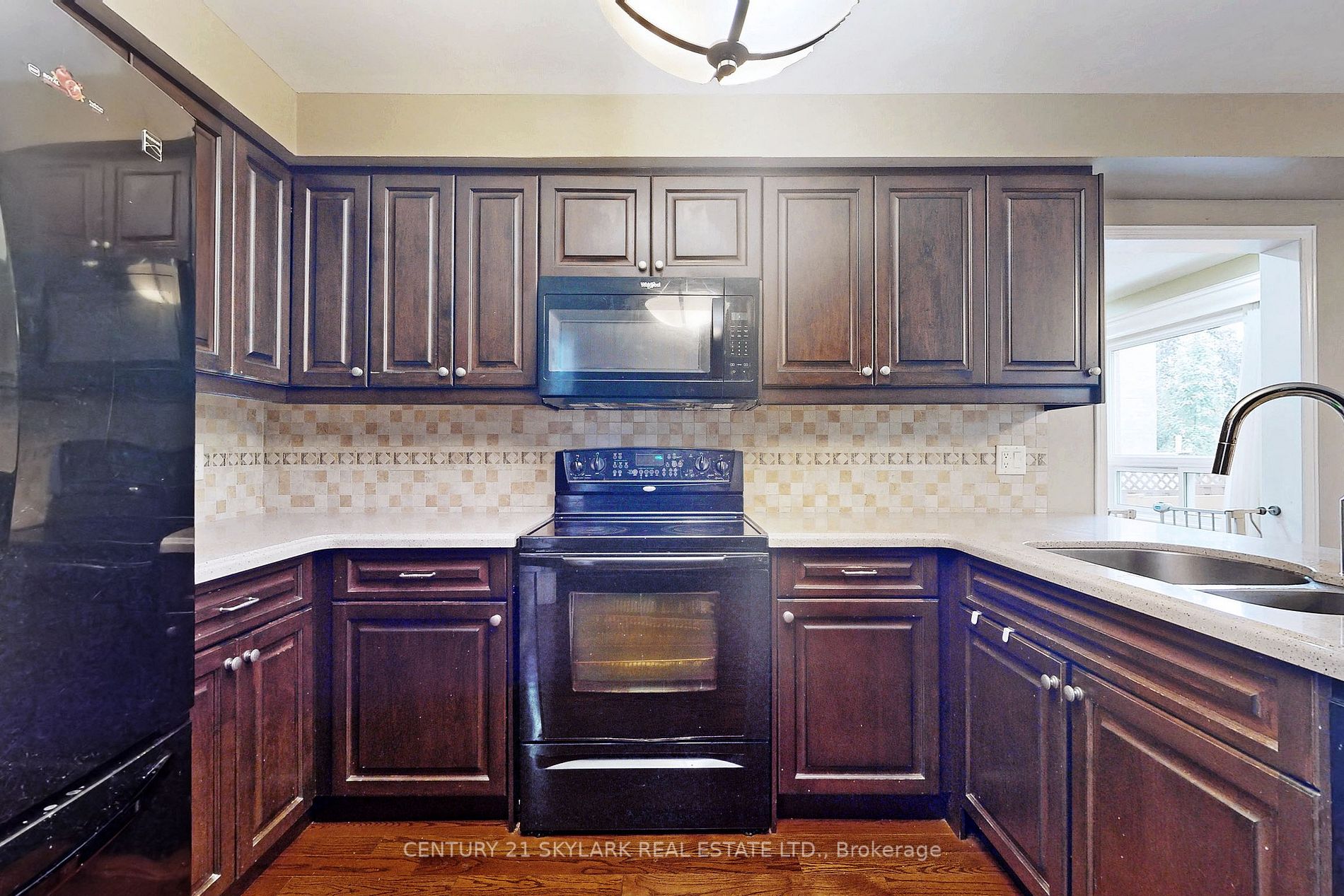 2388 Wildwood Cres