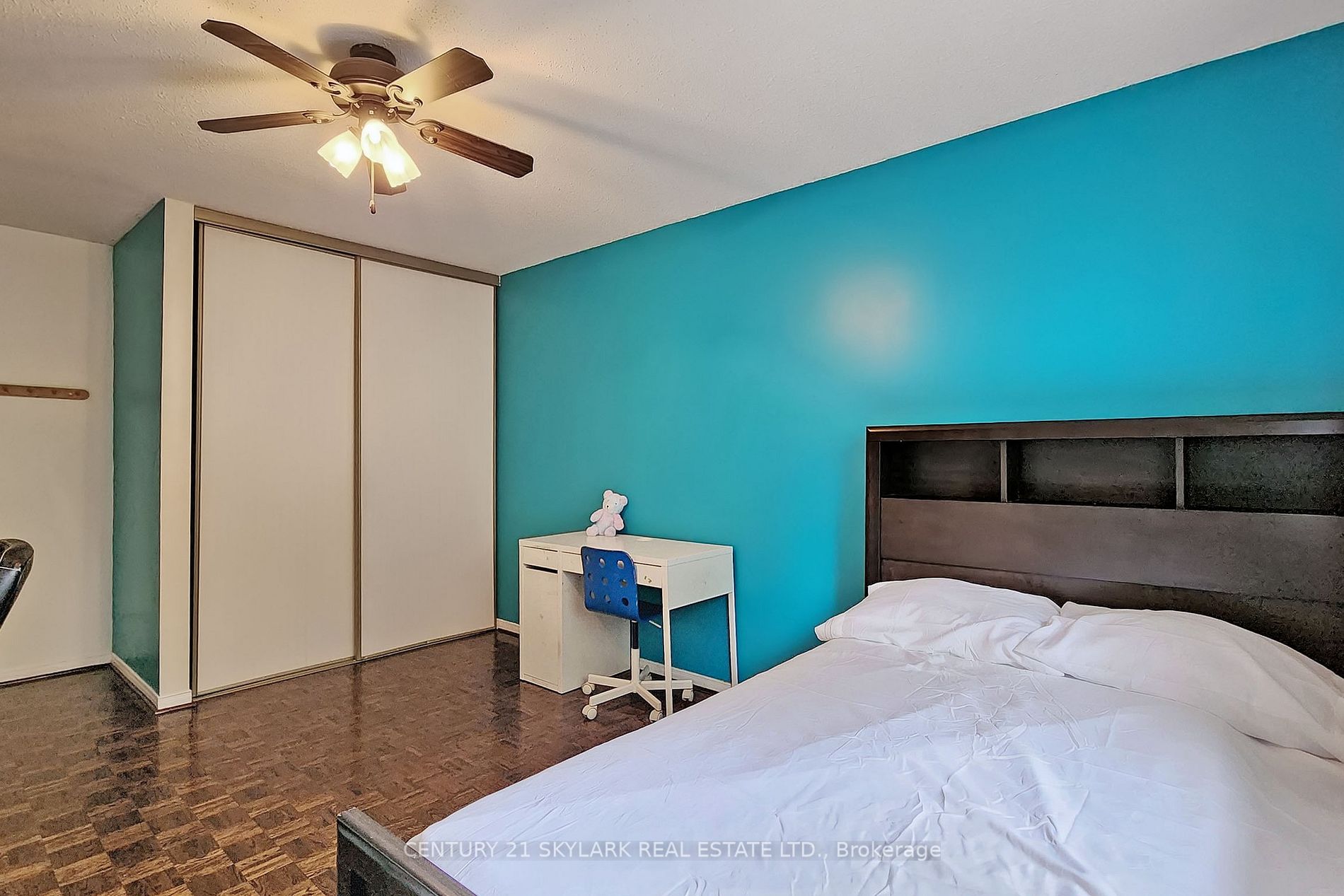 2388 Wildwood Cres