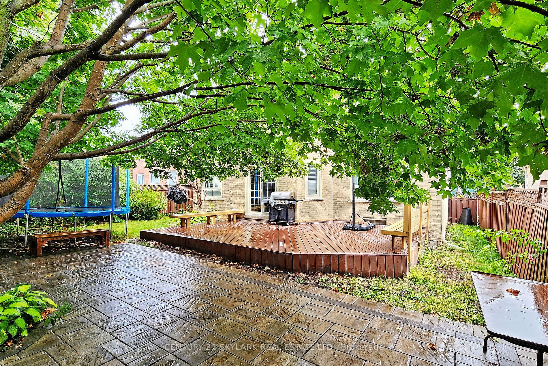 2388 Wildwood Cres