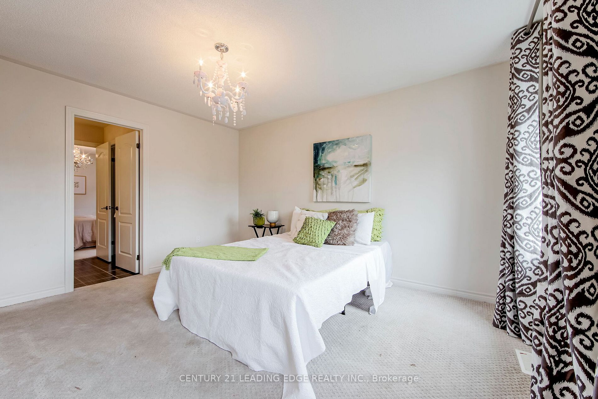 6 North Glen Blvd