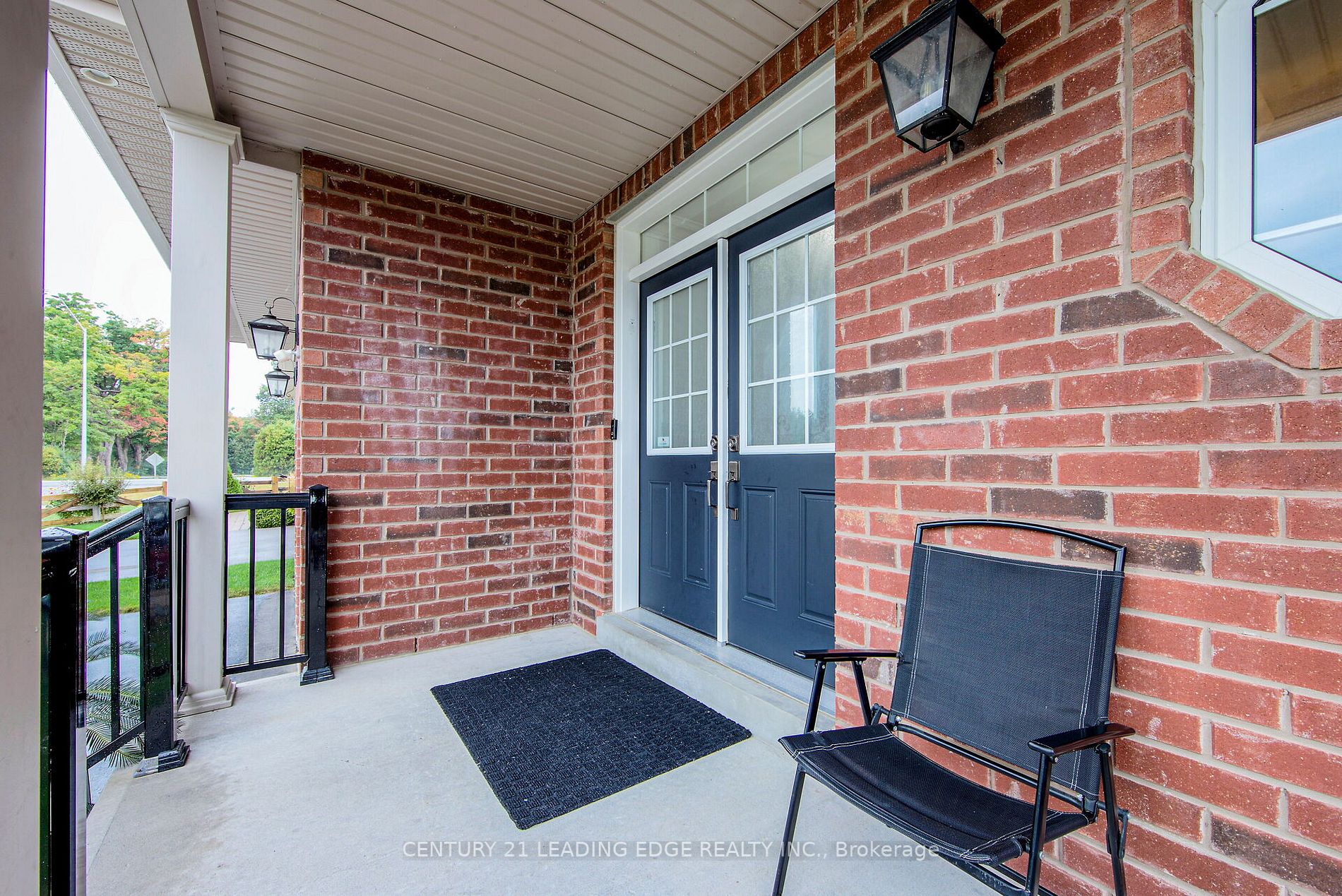 6 North Glen Blvd