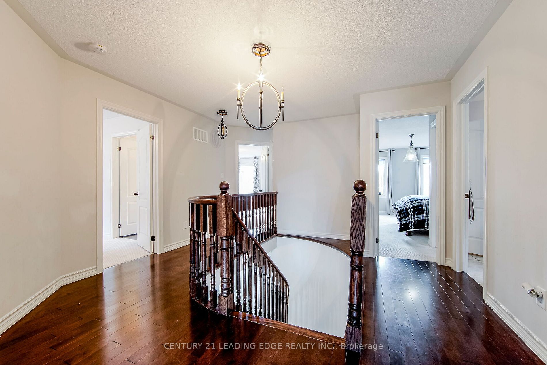 6 North Glen Blvd