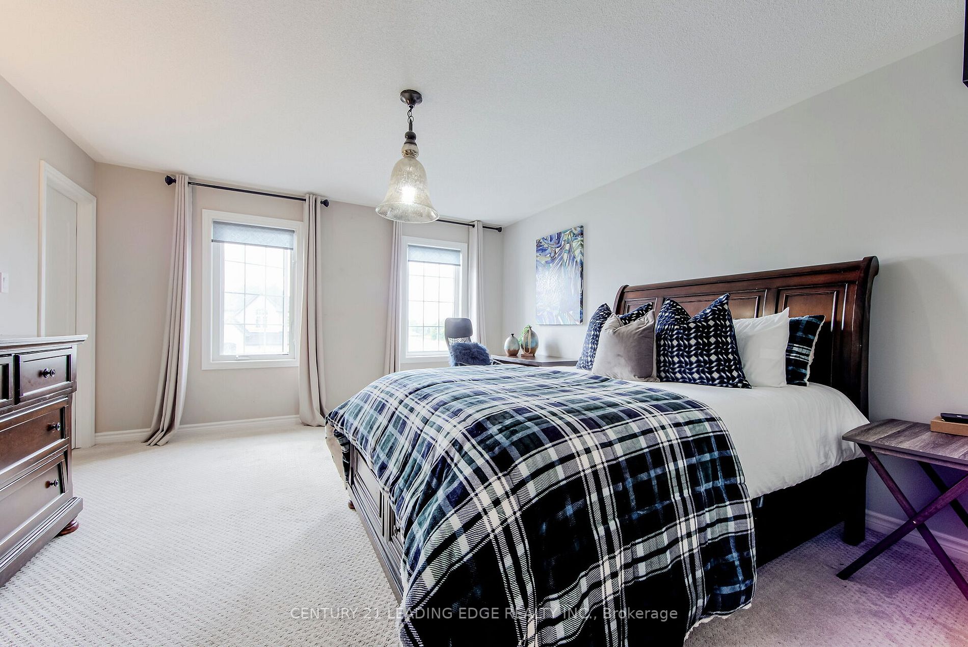 6 North Glen Blvd
