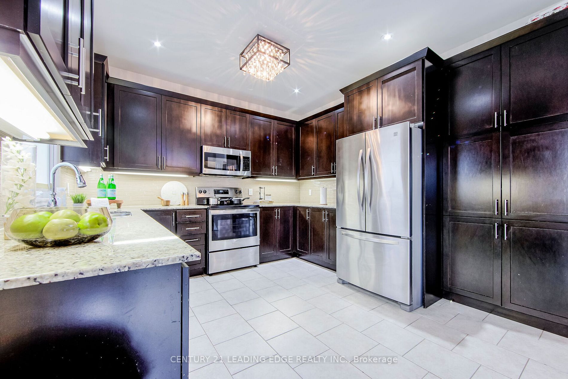 6 North Glen Blvd