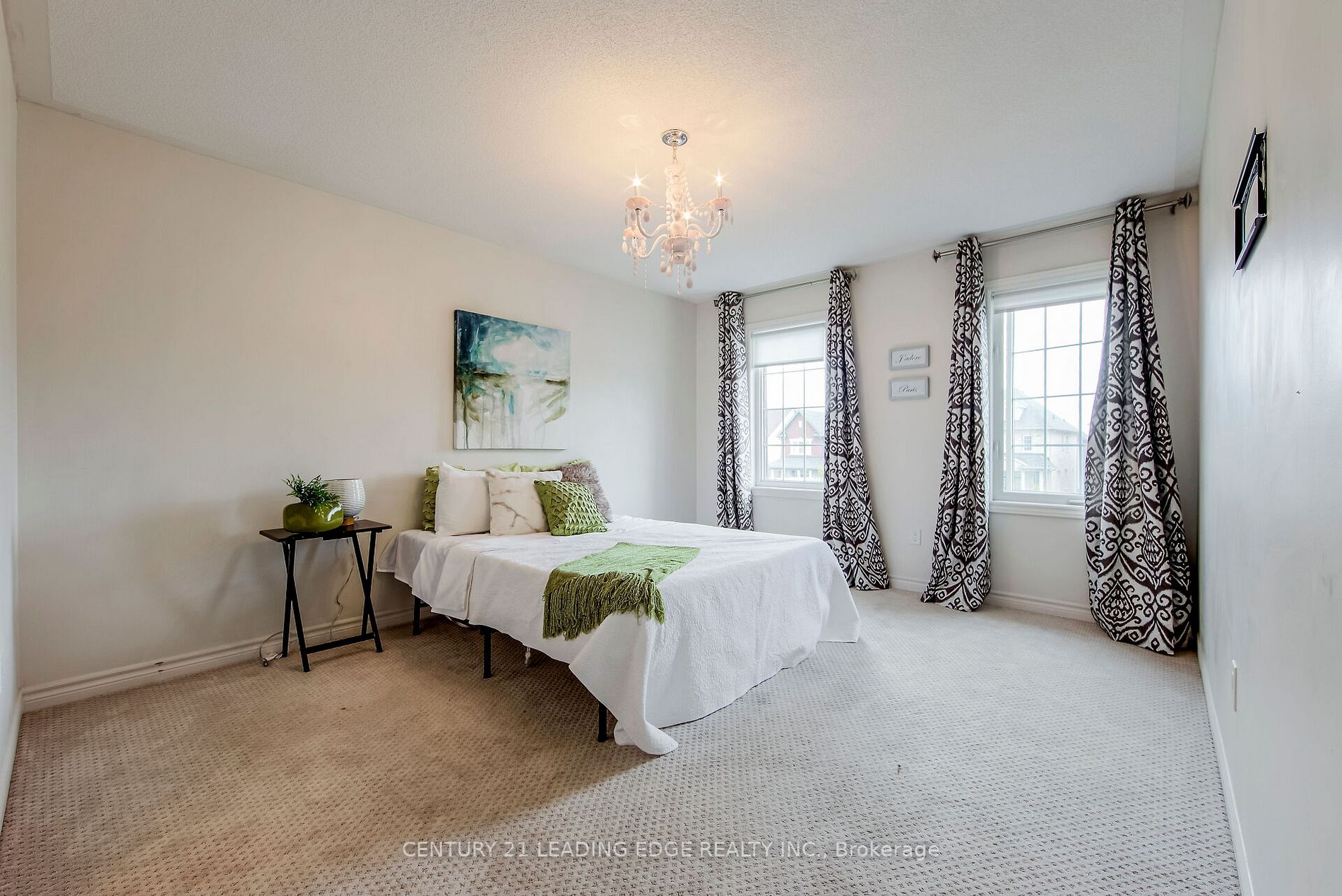 6 North Glen Blvd