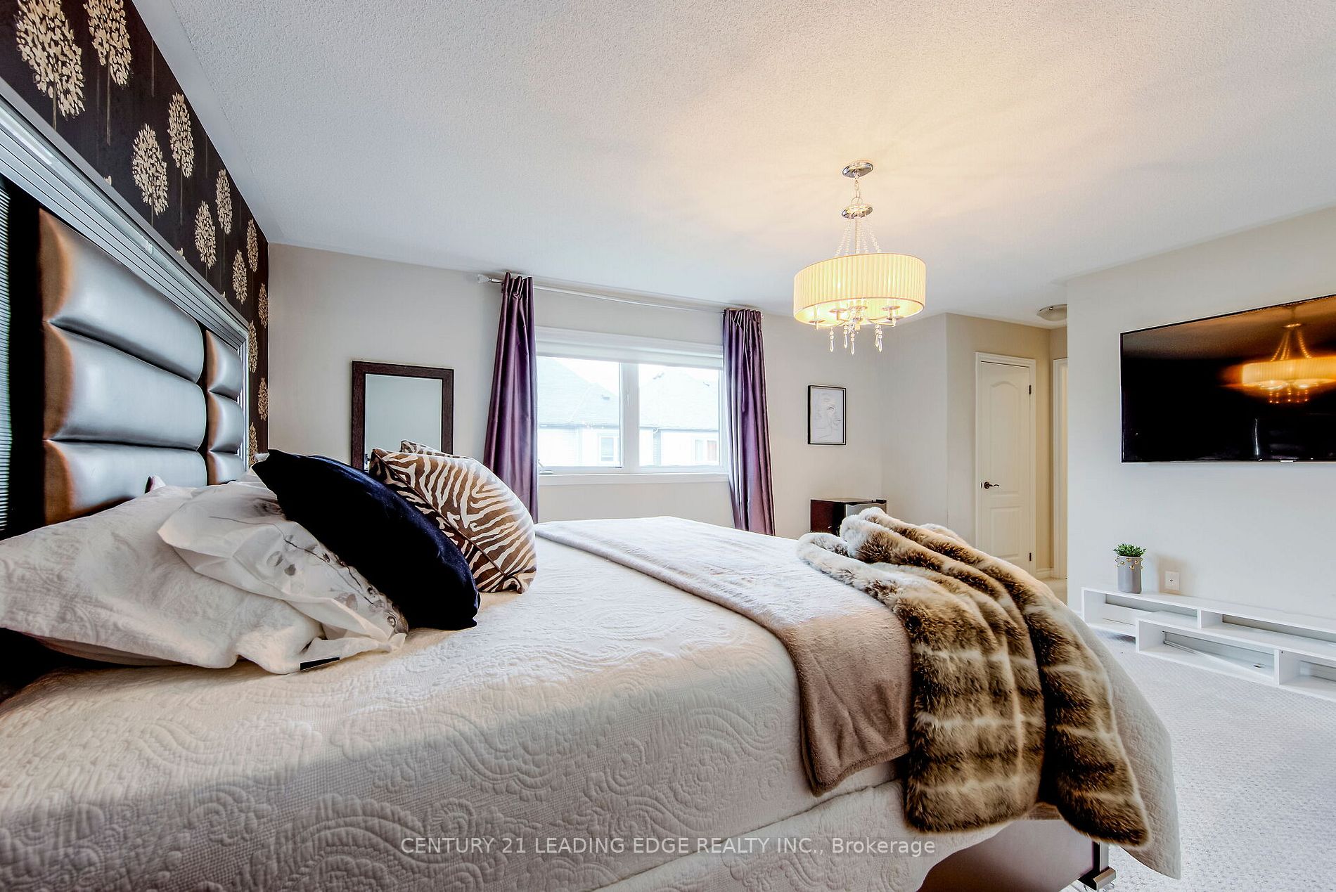 6 North Glen Blvd