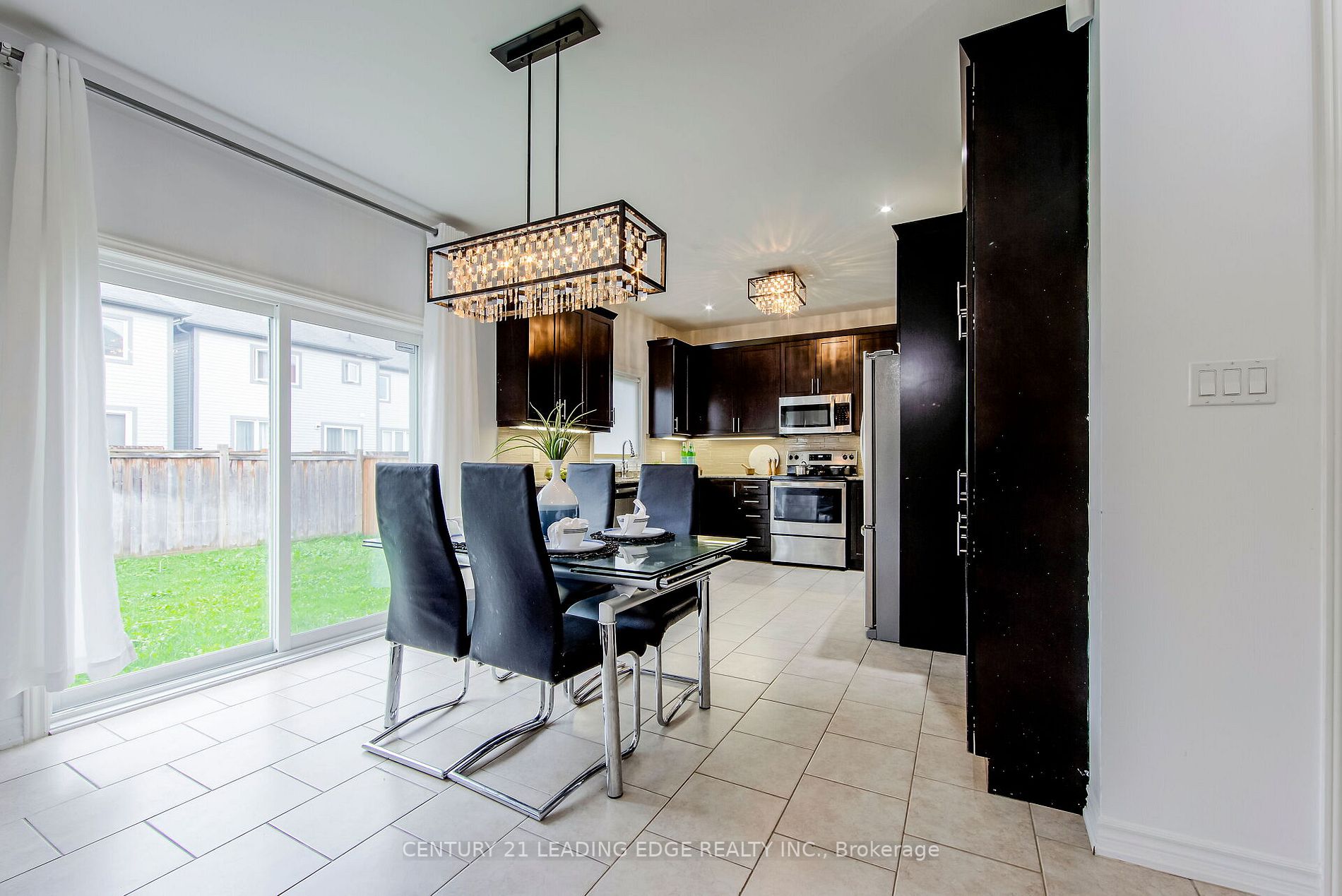 6 North Glen Blvd