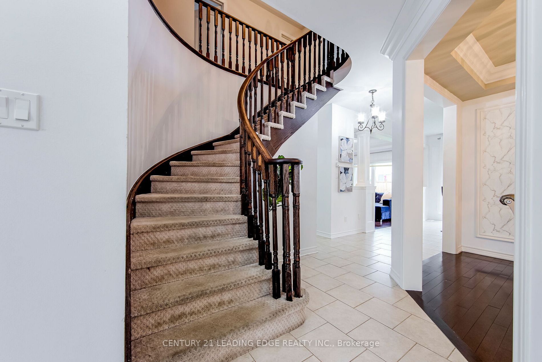 6 North Glen Blvd