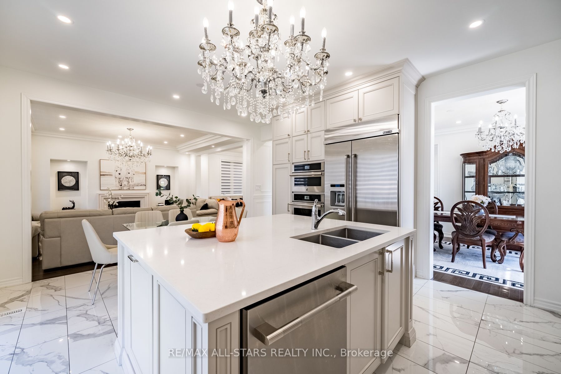 2 Closson Dr