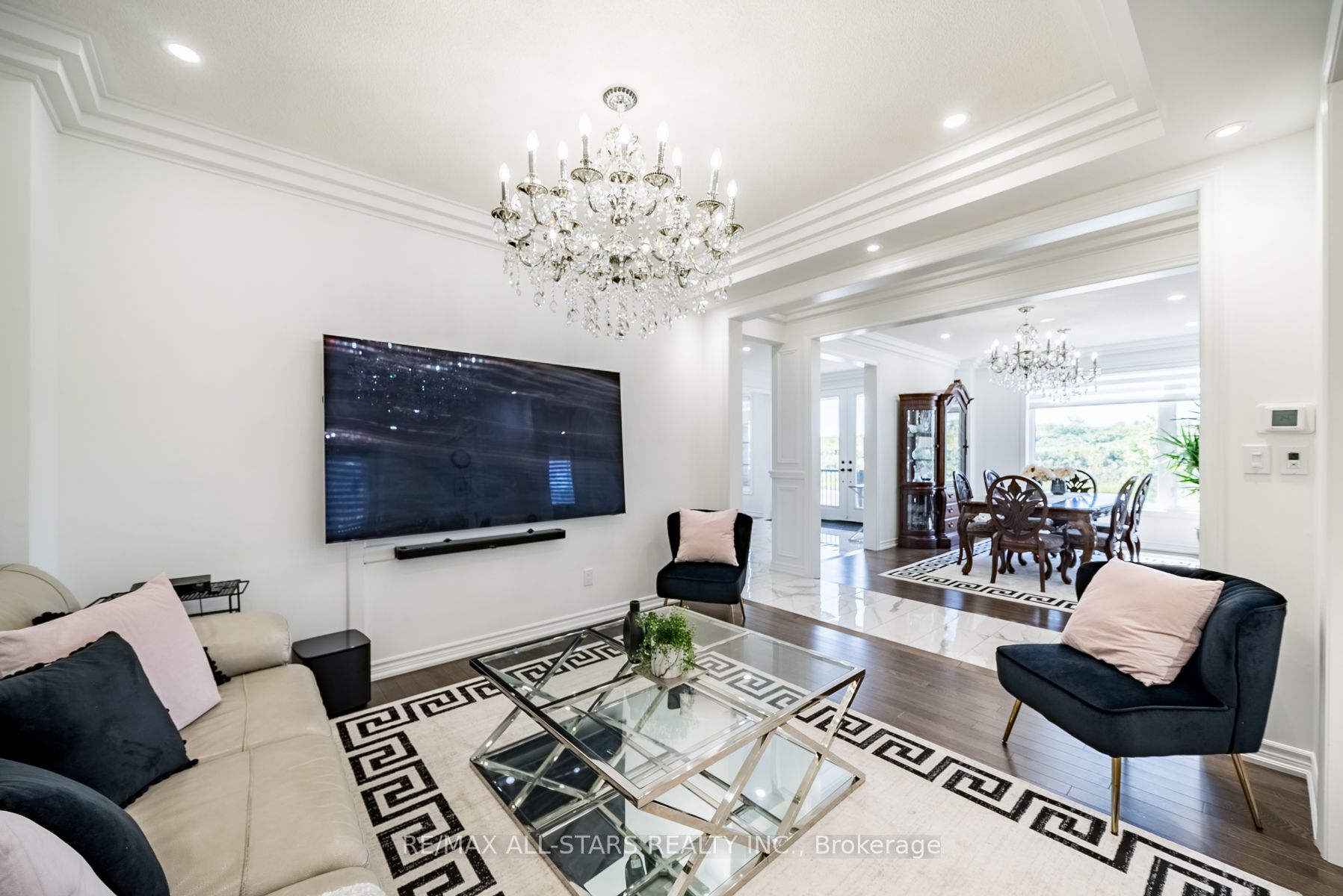 2 Closson Dr