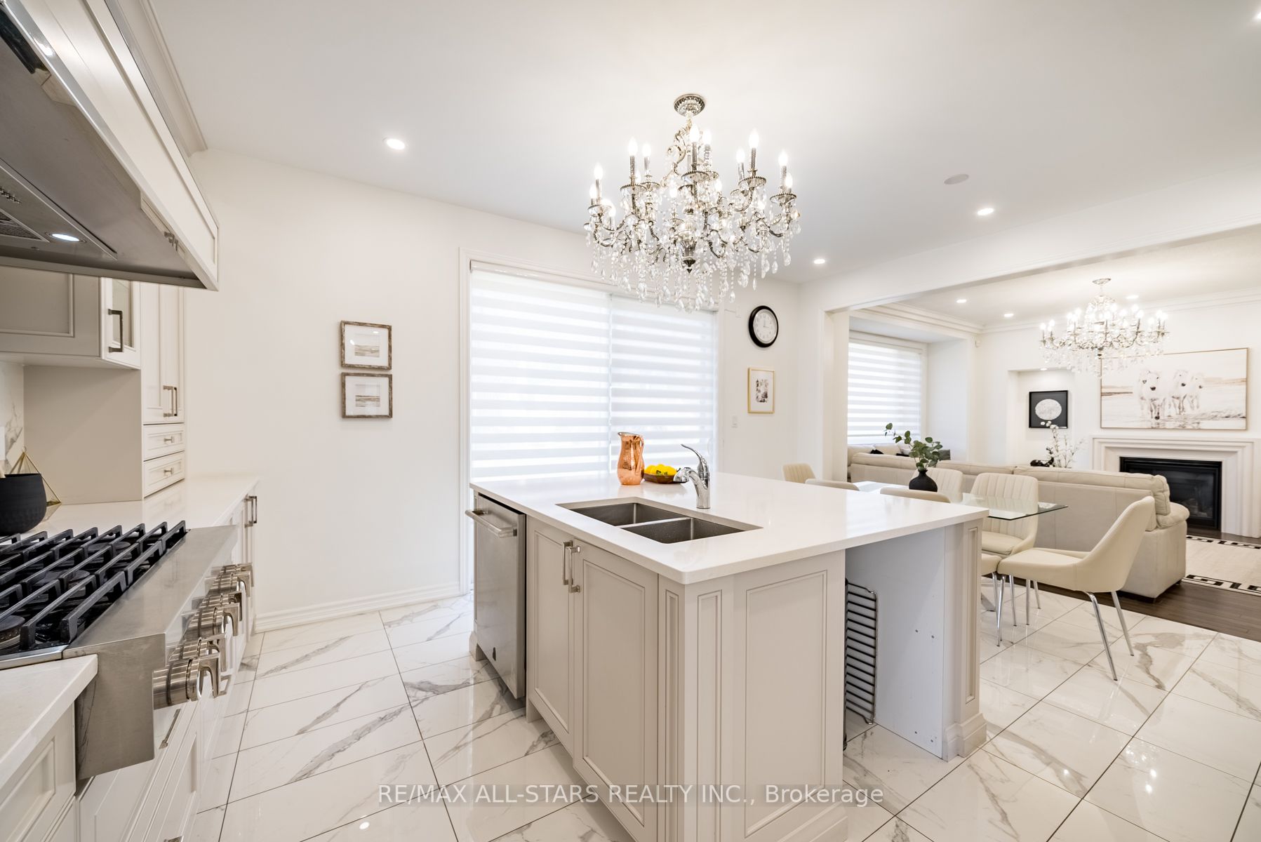2 Closson Dr