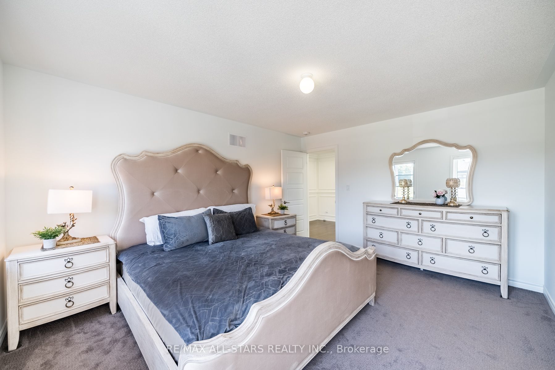 2 Closson Dr