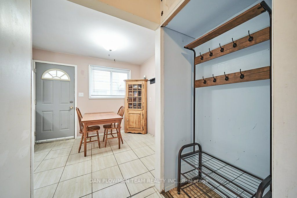 618 Bon Echo Drive