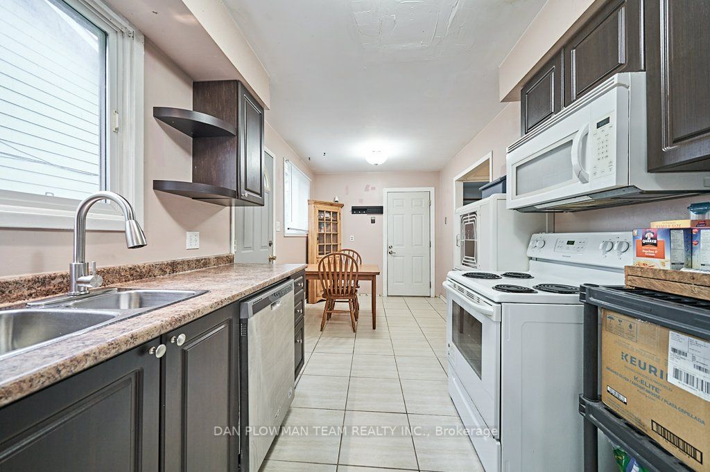 618 Bon Echo Drive