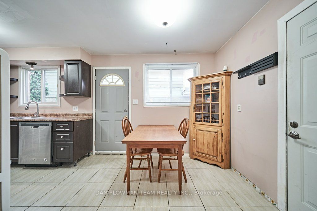 618 Bon Echo Drive