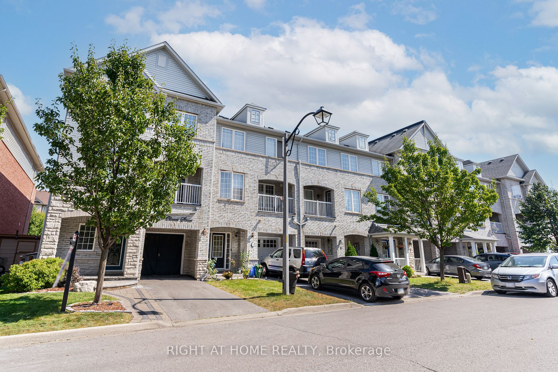 13 Clowes St