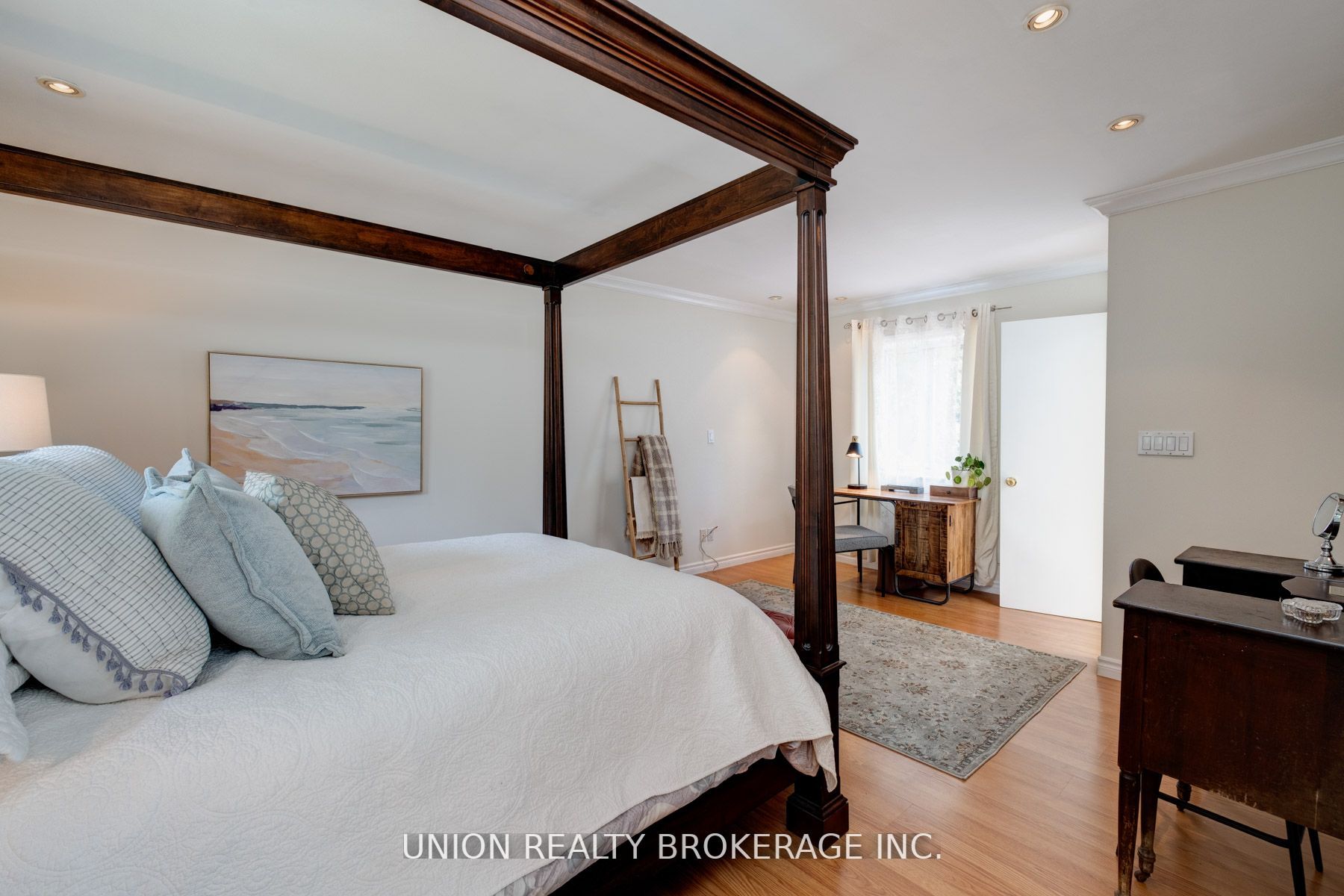 64 Dunstall Cres