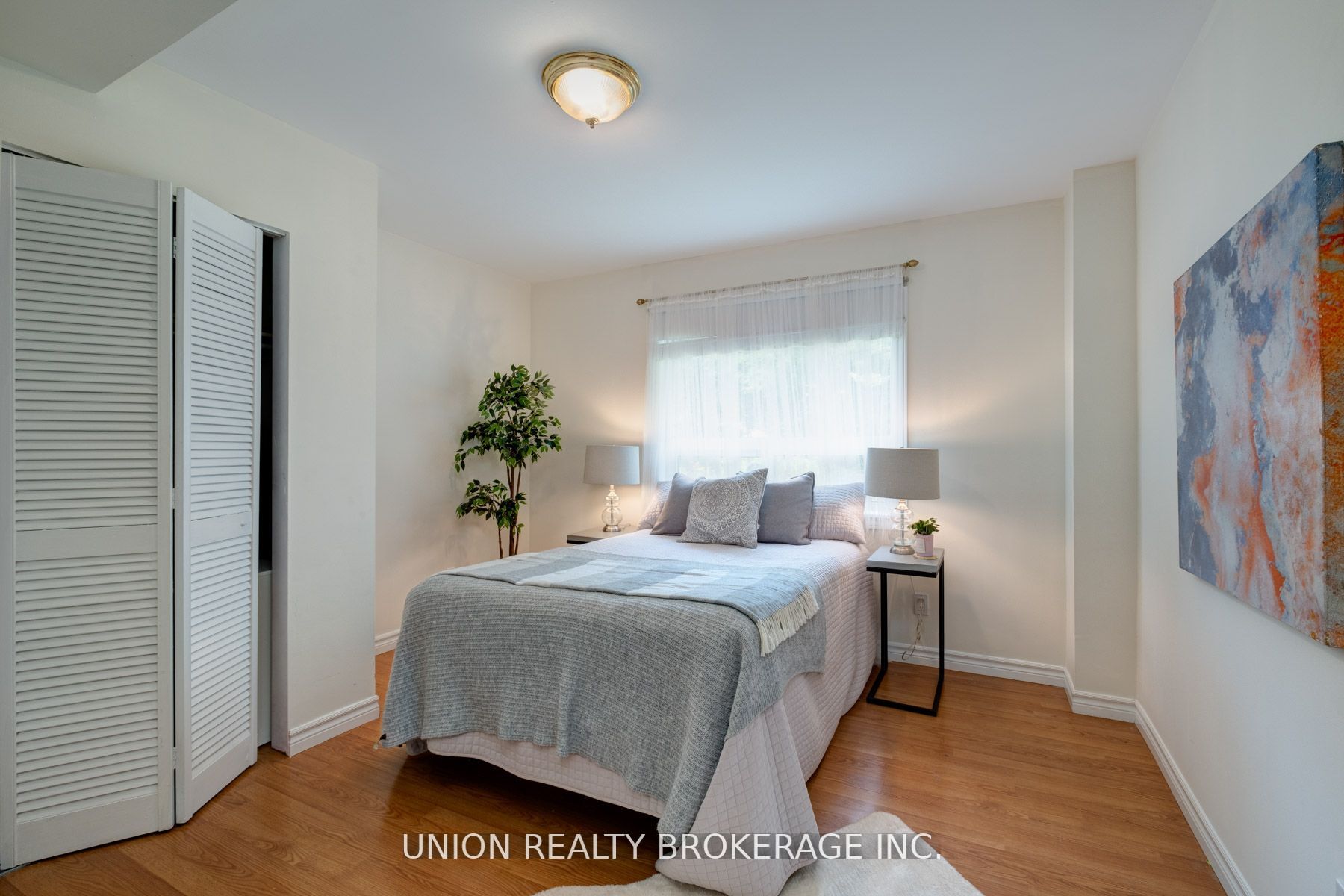 64 Dunstall Cres