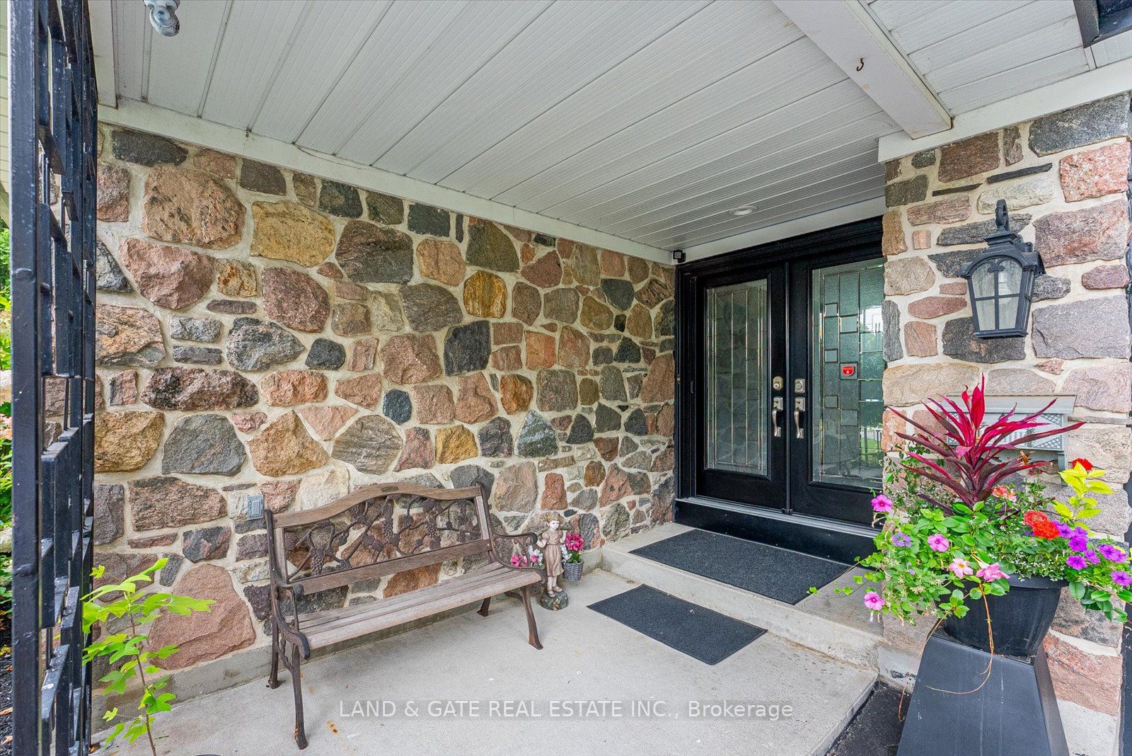 109 Gardenia Crt