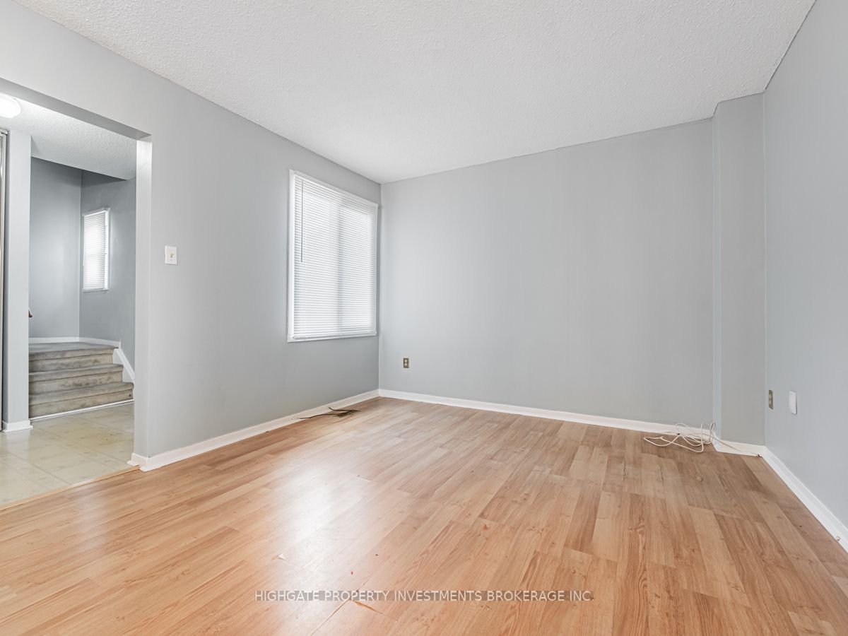 21 Noble Dr
