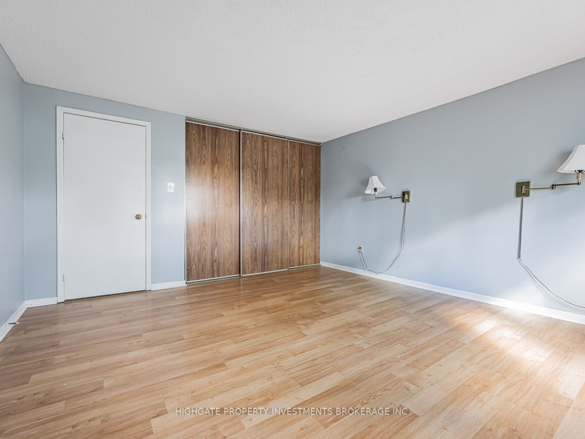21 Noble Dr