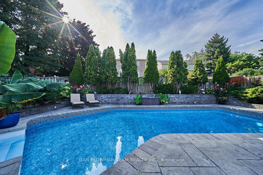 46 Canadian Oaks Dr