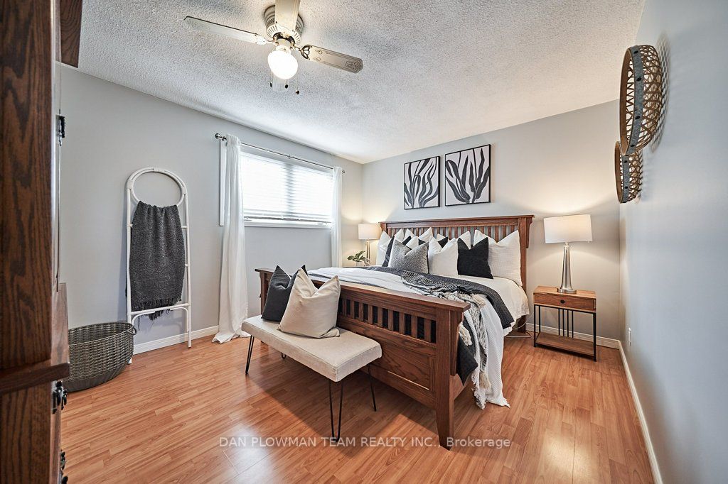 46 Canadian Oaks Dr